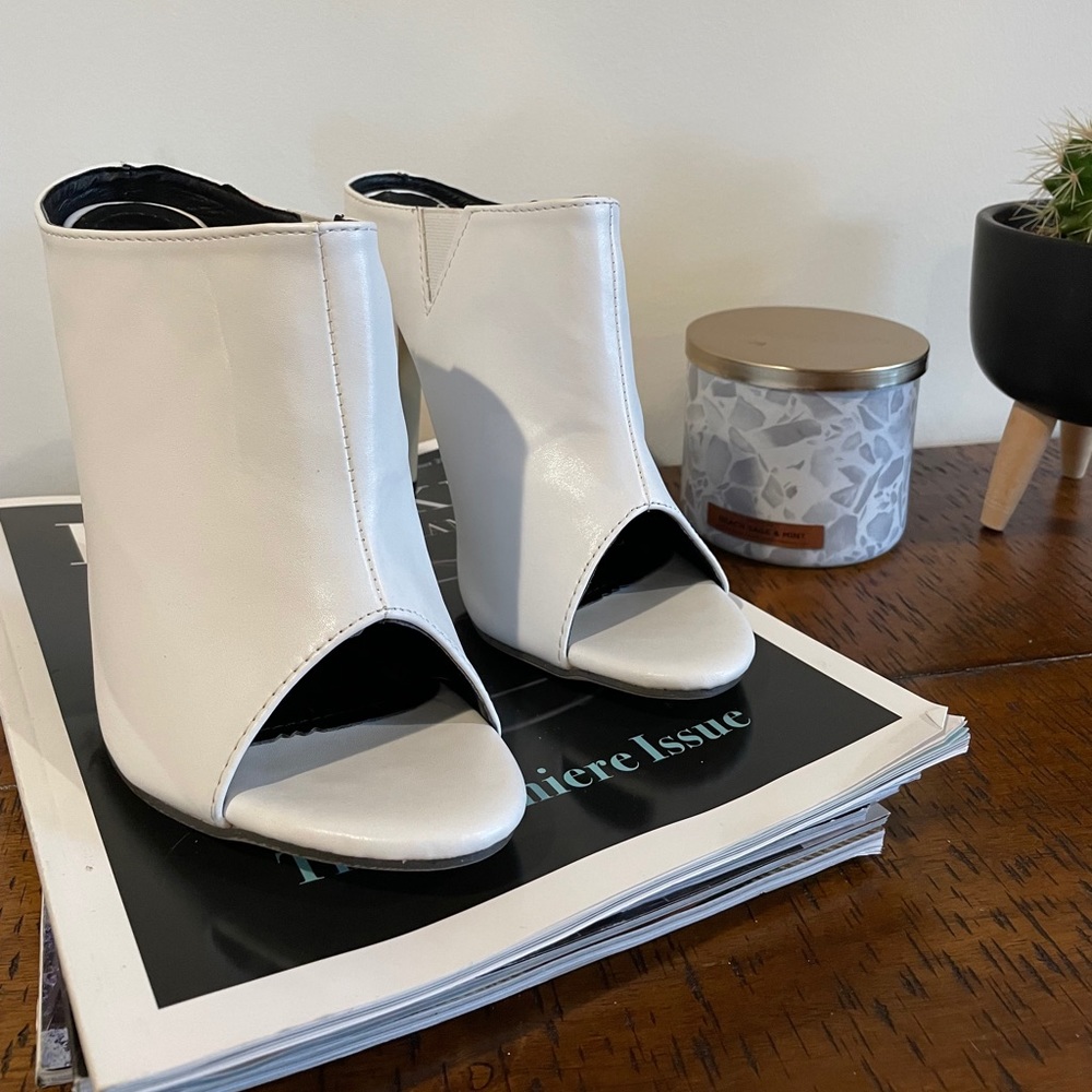 White Mules